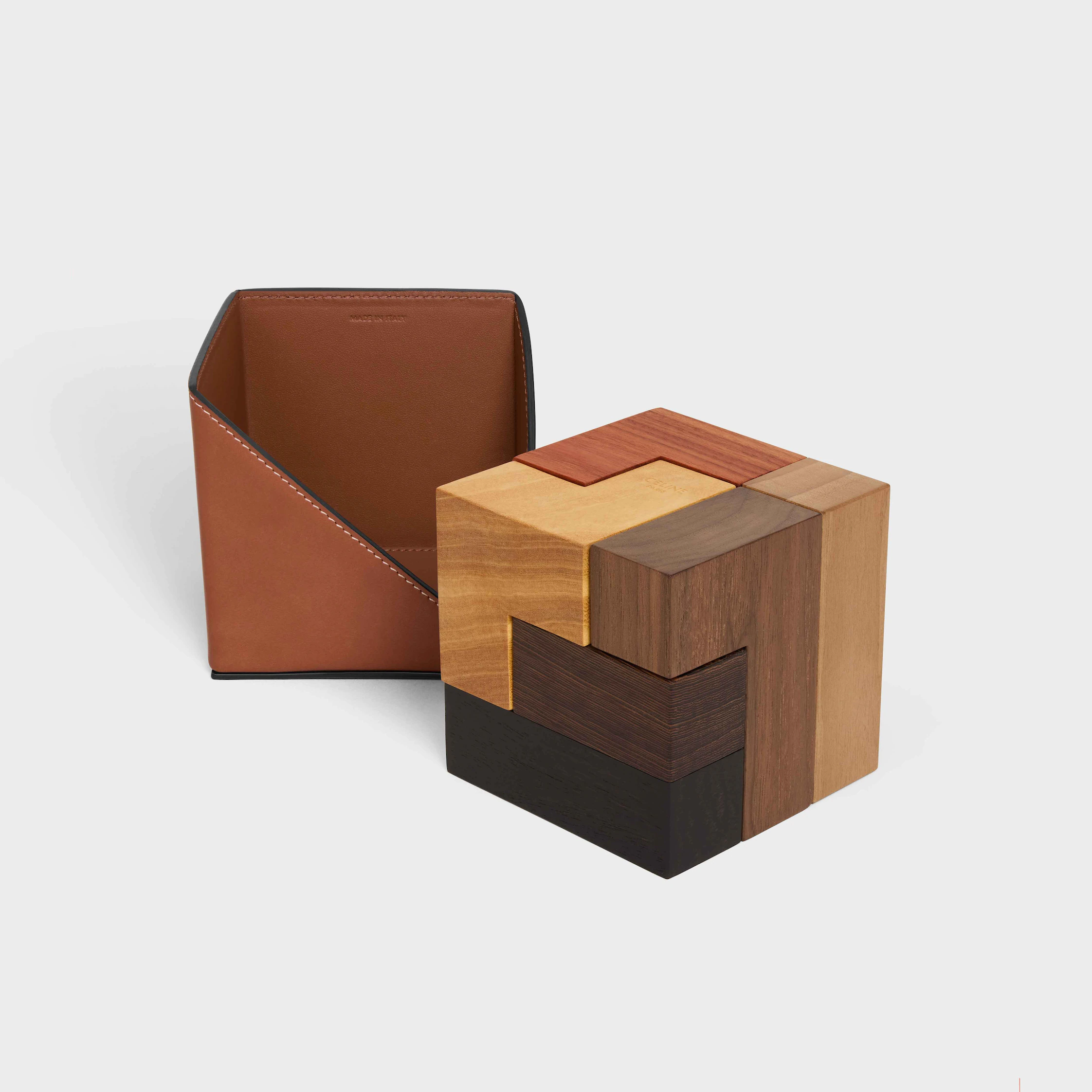 Cube puzzle en bois et étui en cuir de veau naturel