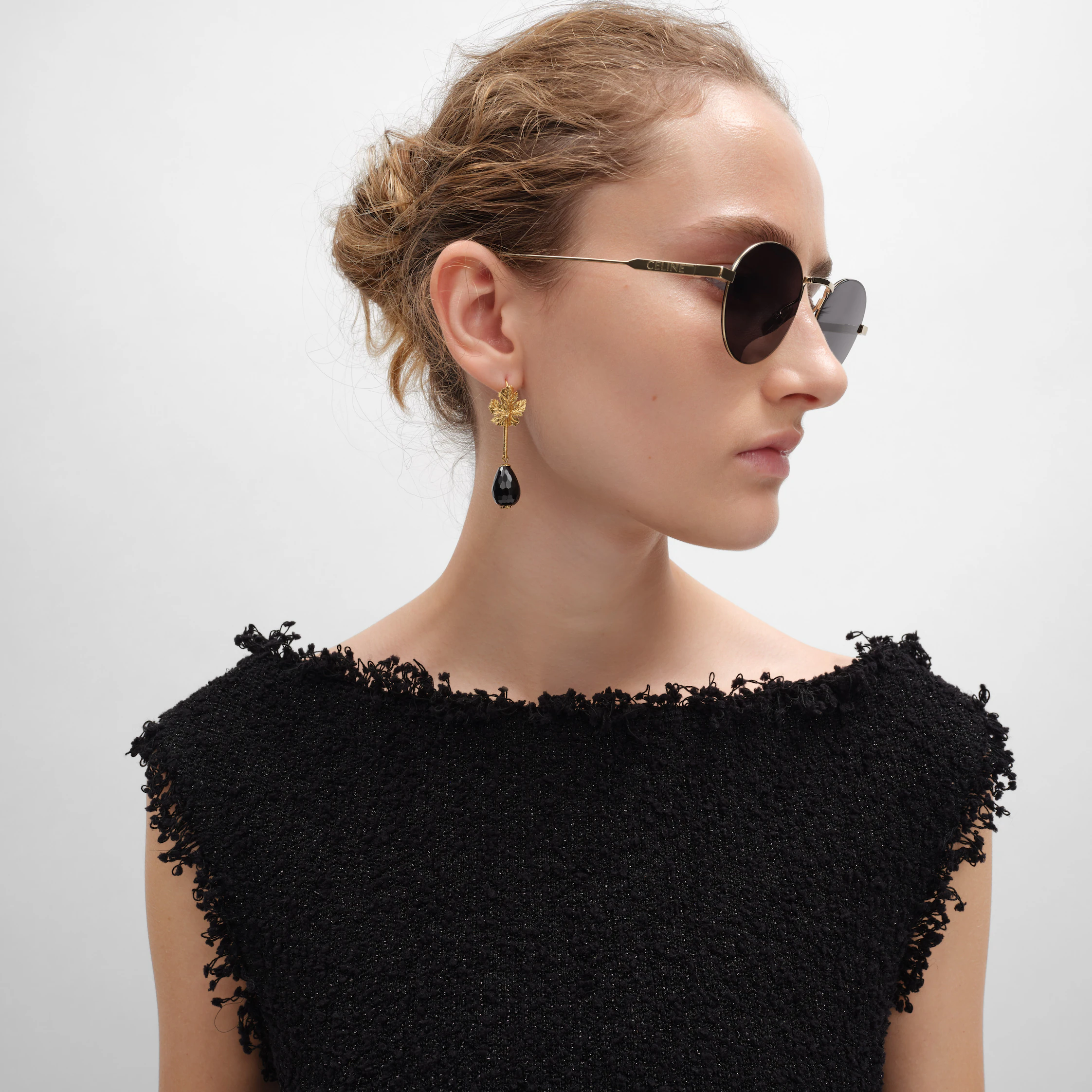 Boucle d'oreille Green Thumb Feuille en onyx et laiton fini or