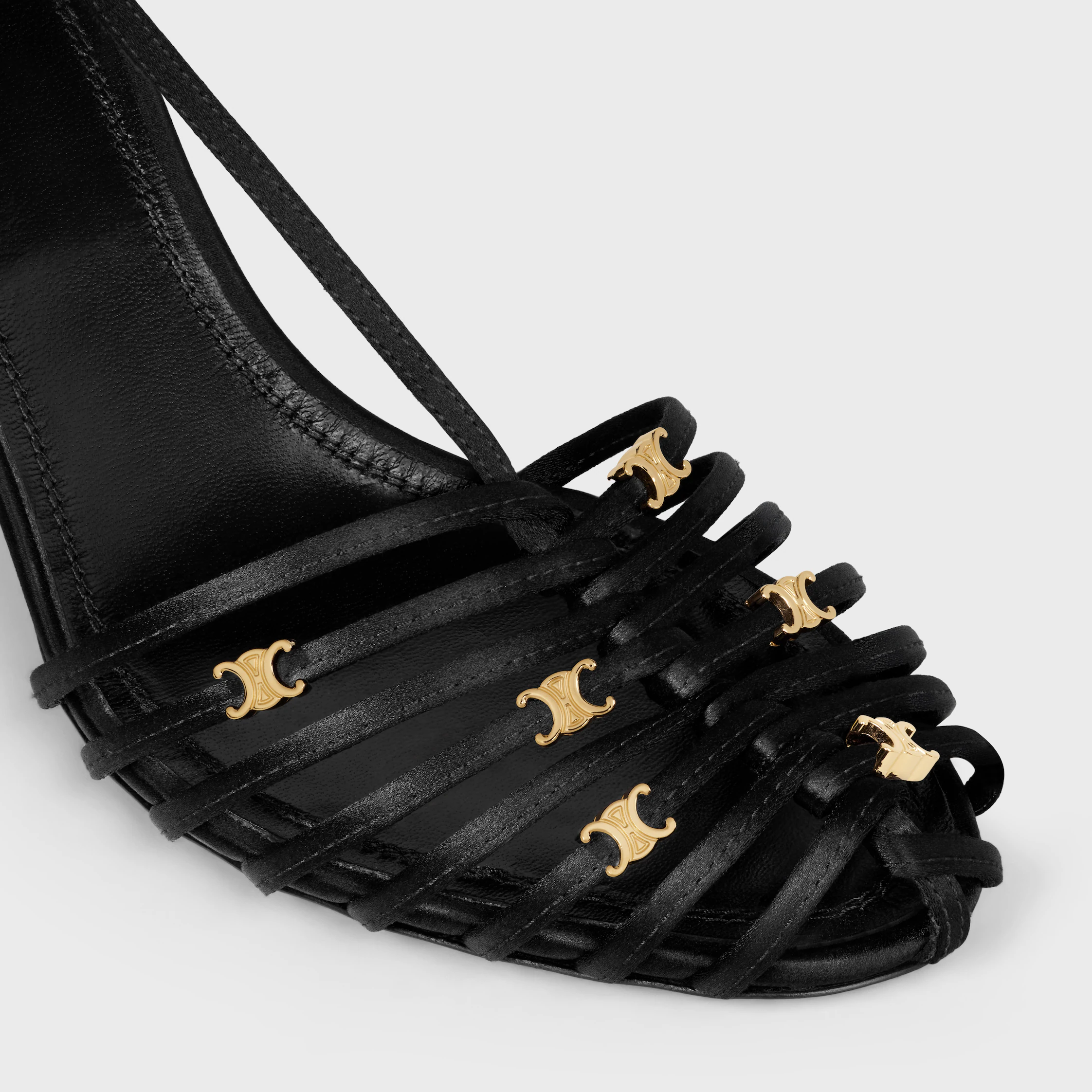 SANDALE À TALON EN SATIN