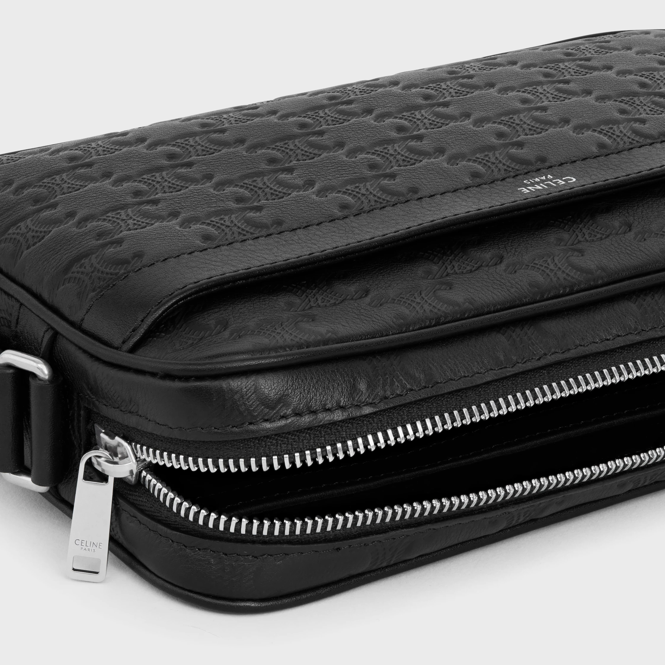 Sac à main moyen en cuir de veau avec motif triomphe