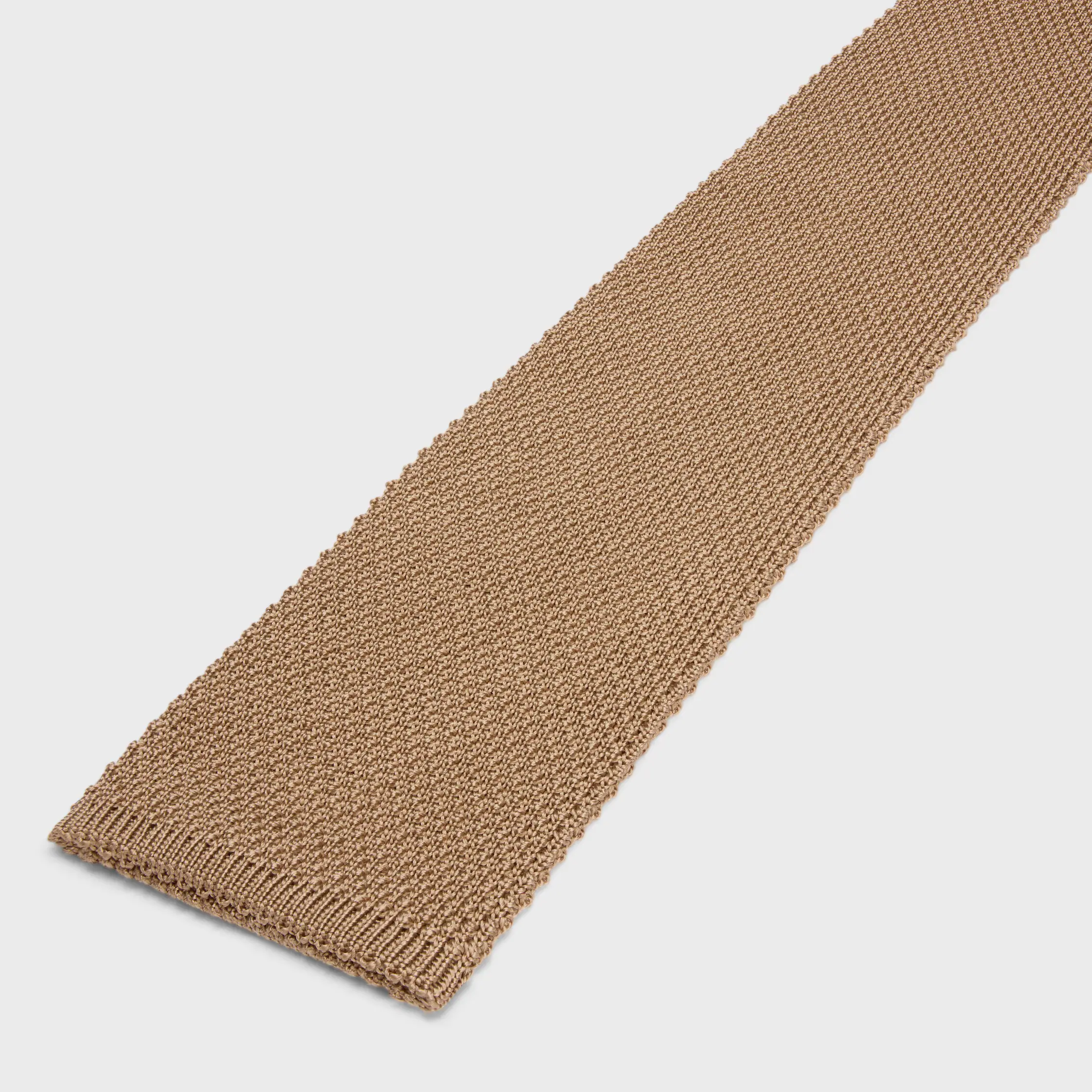 cravate en tricot de soie