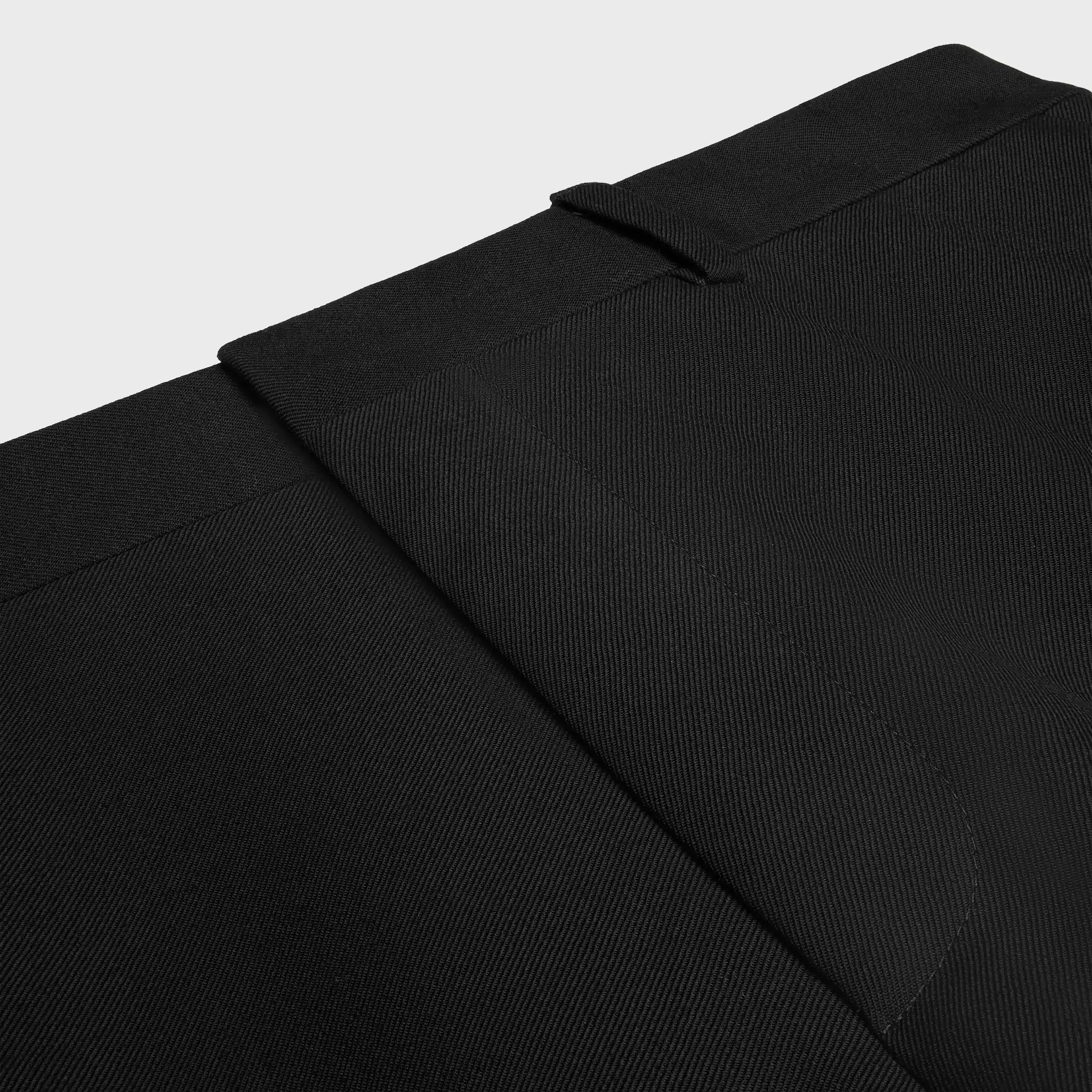 Pantalon long à pinces en gabardine de laine