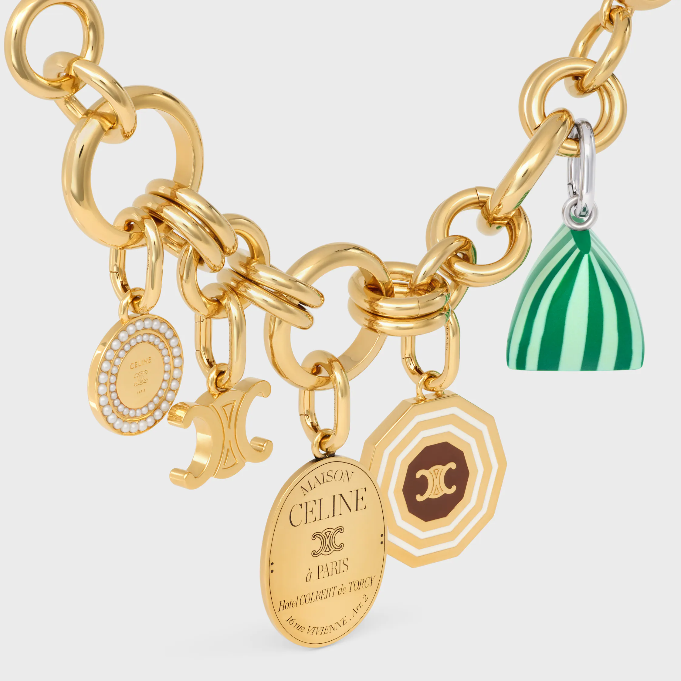 CHARM DÉCAGONE TRIOMPHE EN ÉMAIL ET LAiton FINI OR