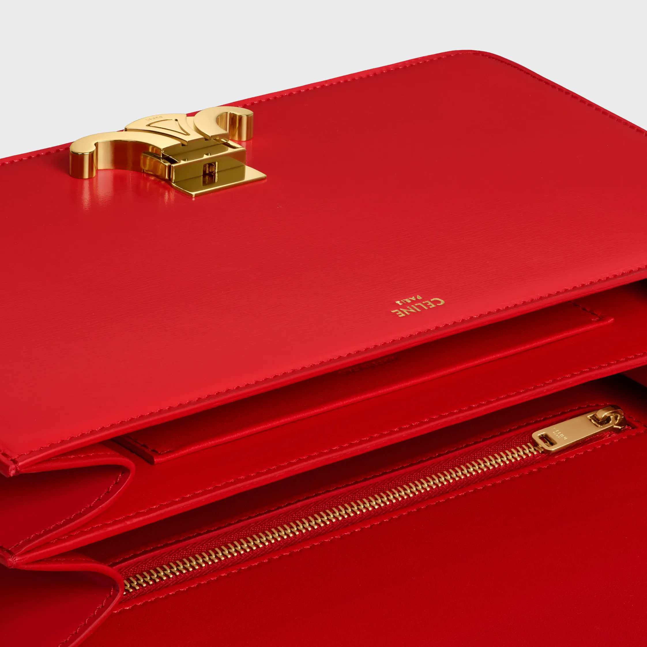 MEDIUM TRIOMPHE FOLIO EN CUIR VEINÉ