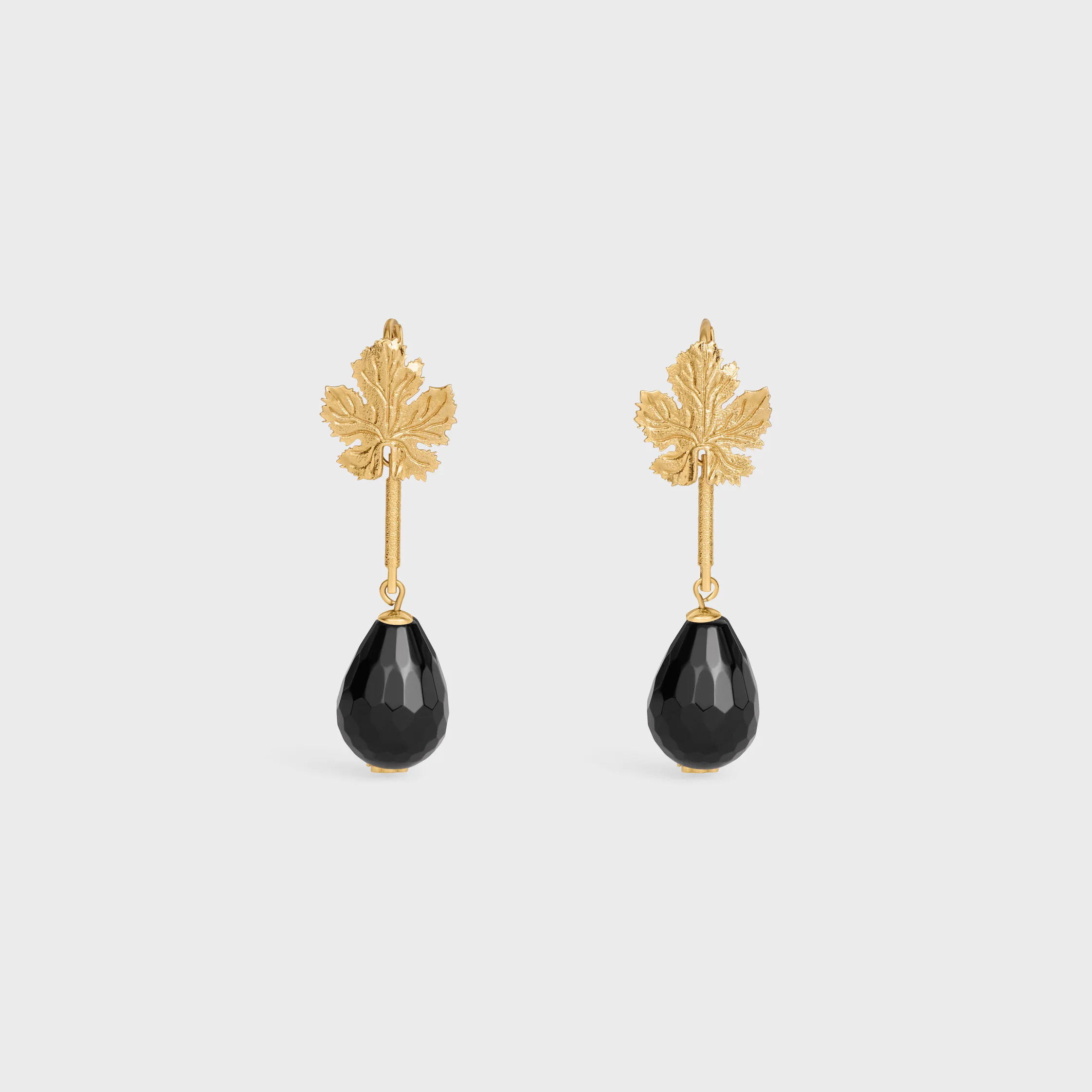 Boucle d'oreille Green Thumb Feuille en onyx et laiton fini or