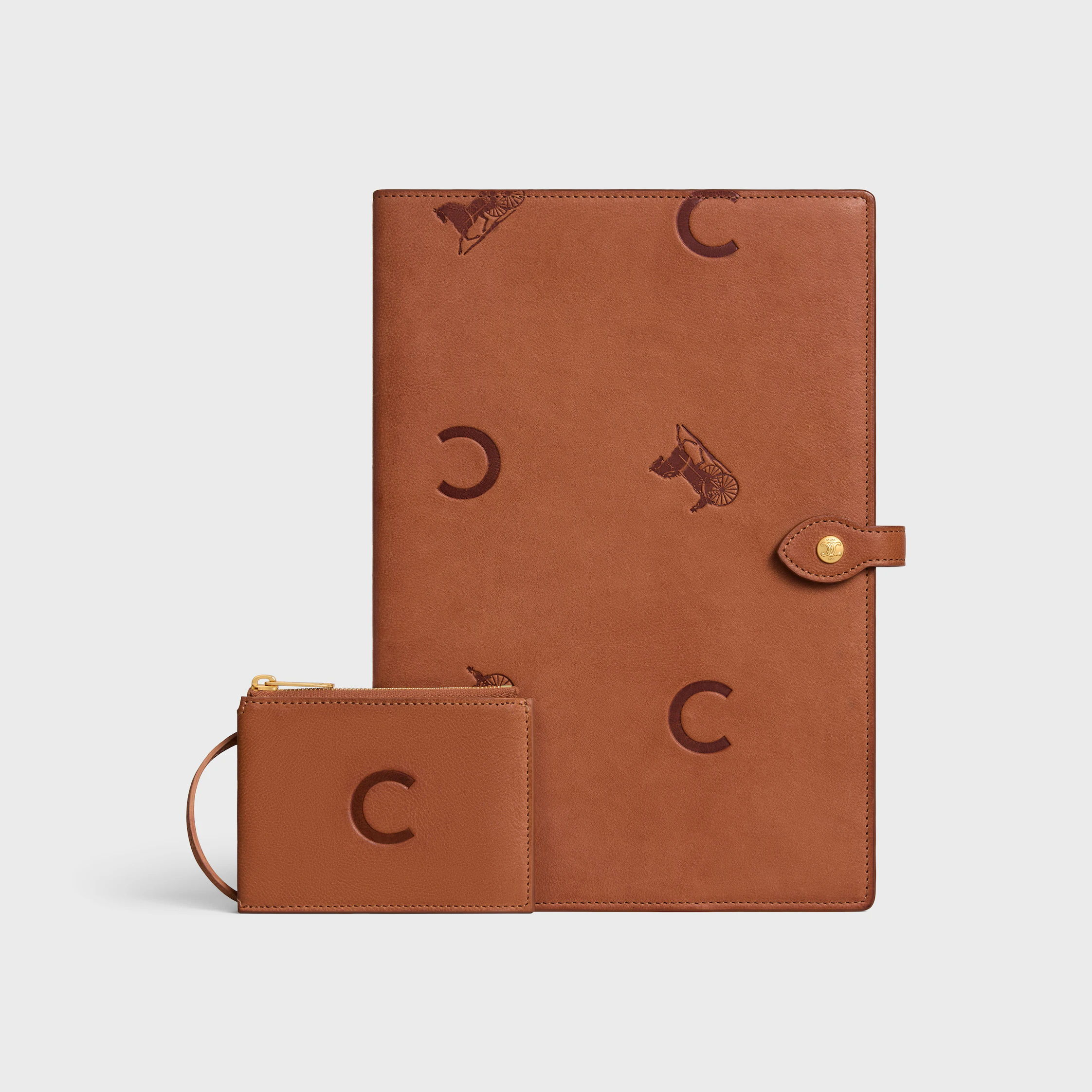 COUVERTURE DE CARNET GRAND FORMAT AVEC POCHETTE EN VEAU NATUREL GRAVÉ