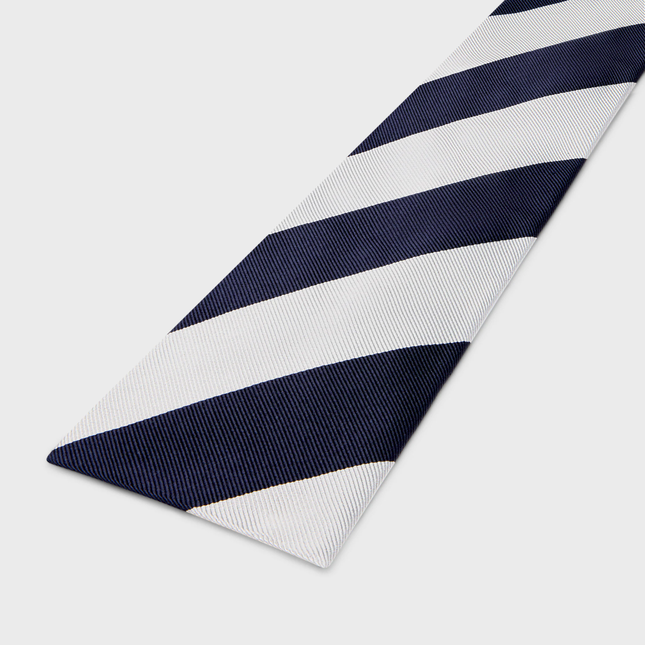 cravate en soie jacquard à rayures
